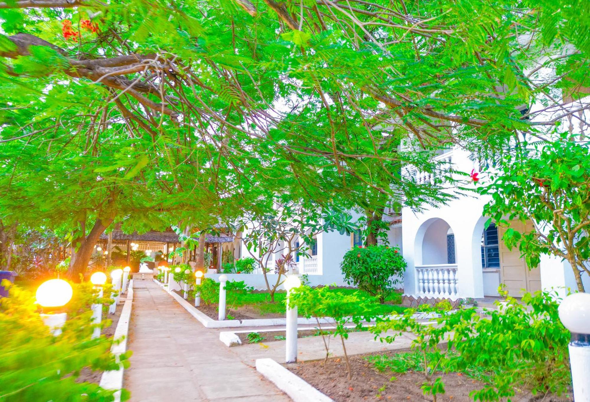 Maasai Resort Mombasa Esterno foto